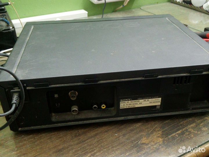 Видеомагнитофон Sony SLV-XA17