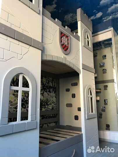 Кровать двухьярусная крепость