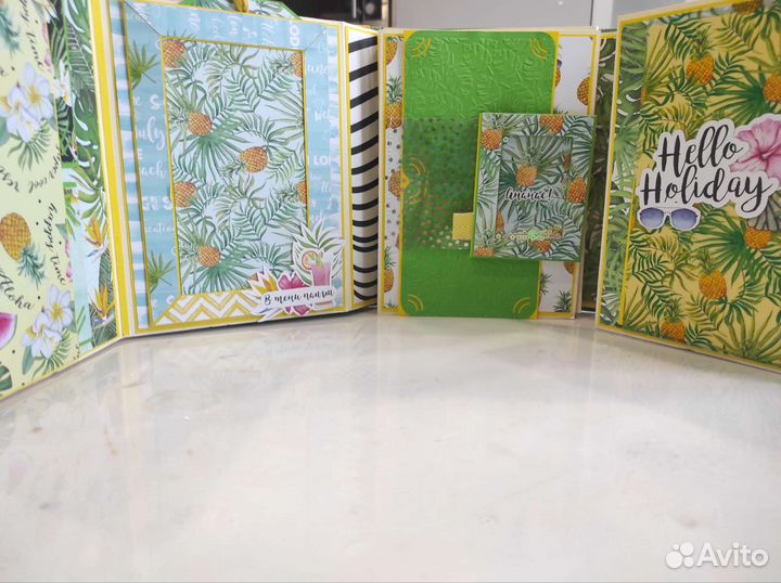 Красочный альбом с 3д элементами