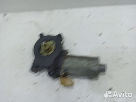 Моторчик заднего левого стеклоподъемника