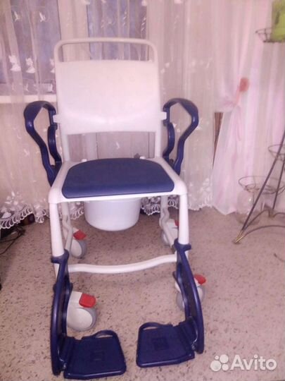 Кресло с санитарным оснащением