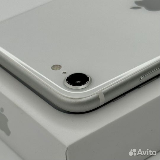 iPhone SE, 128 ГБ