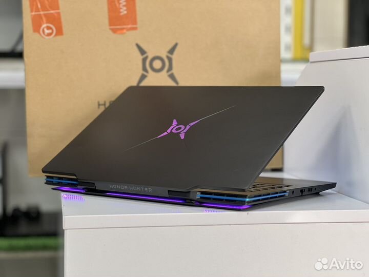 16.1 Игровой ноутбук Honor Hunter V700 GTX1660Ti