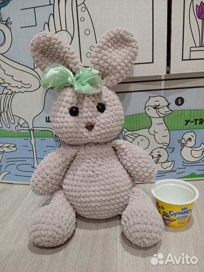 Мягкая игрушка зайка (вязаная)