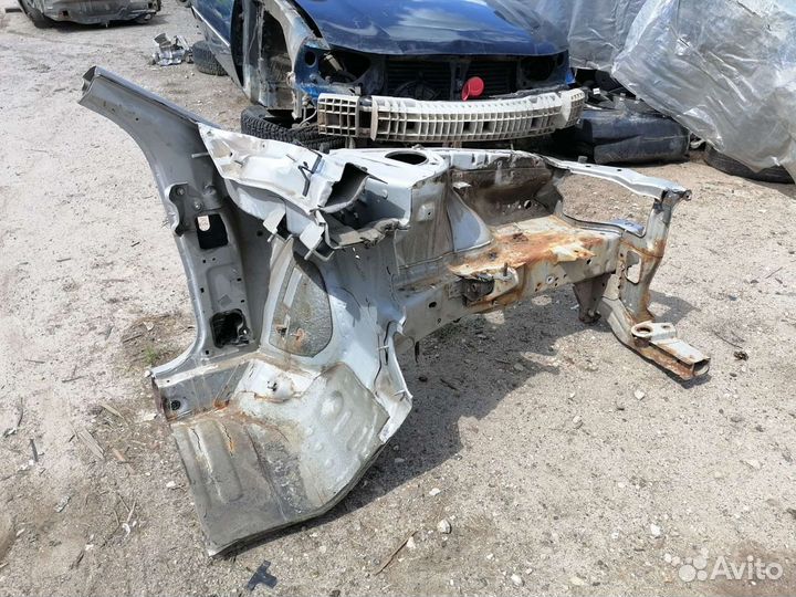 Передняя левая четверть Kia Spectra