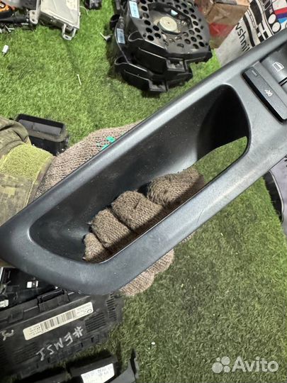 Блок управления стеклоподъемниками передней левой