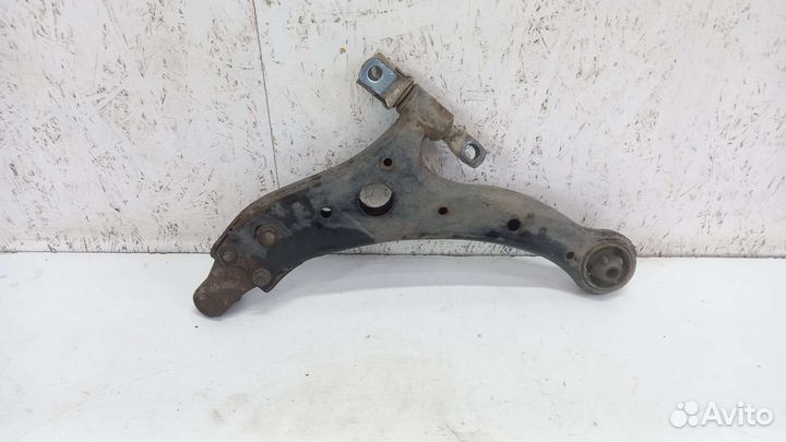 Рычаг передний правый нижний Toyota Camry XV50