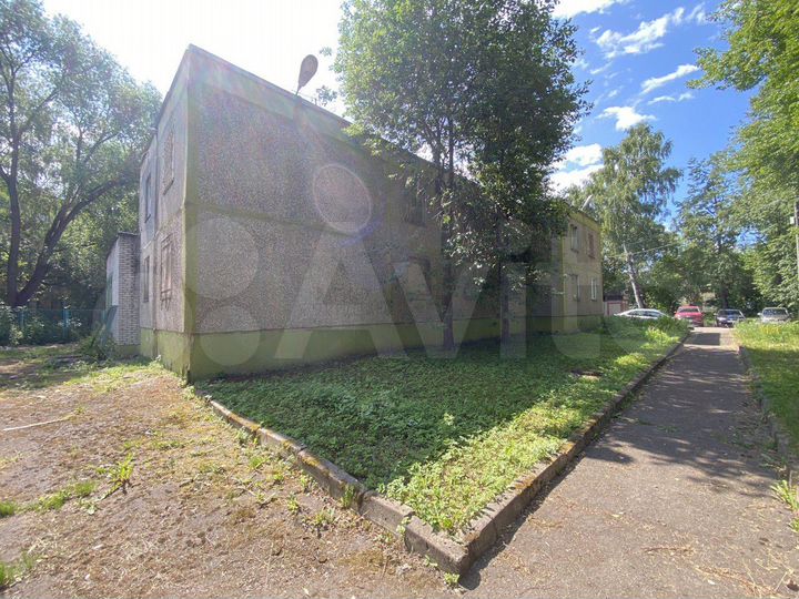 Здание с участком
