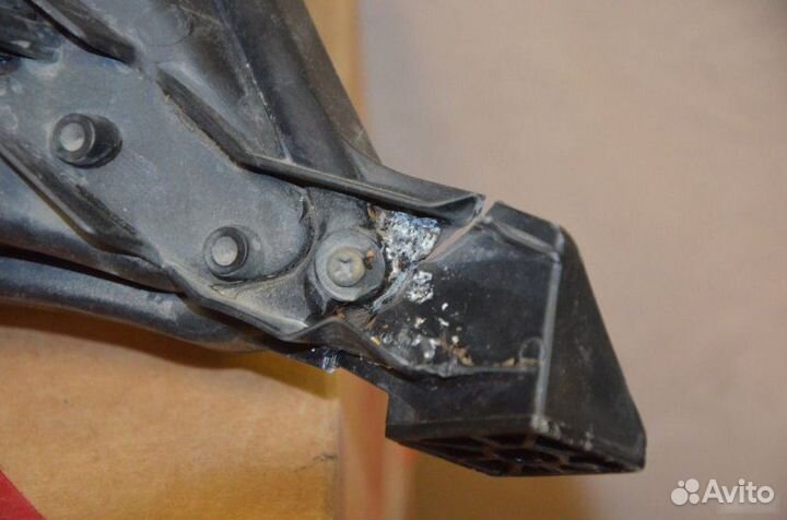 Фара левая Toyota Land Cruiser 200