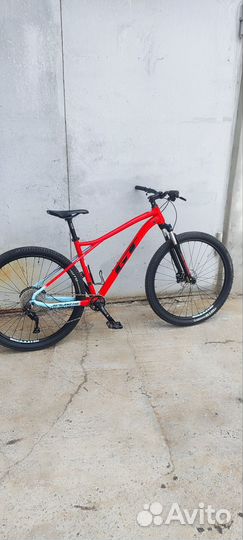 Велосипед gt avalanche comp 29
