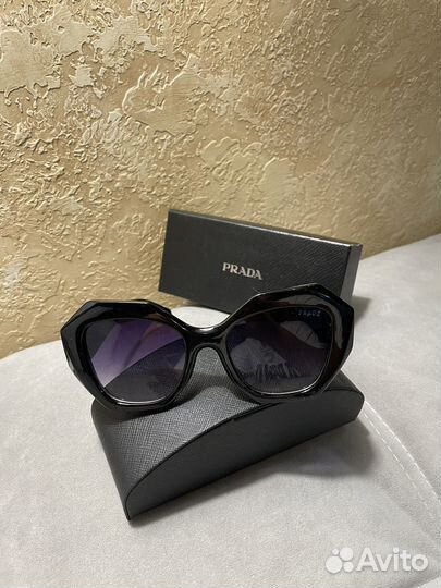 Очки prada