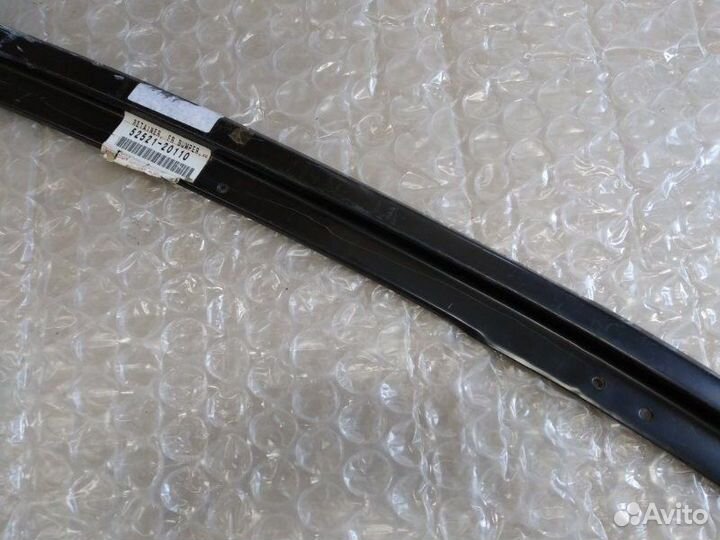 Кронштейн бампера передний Toyota Celica 1989-1993