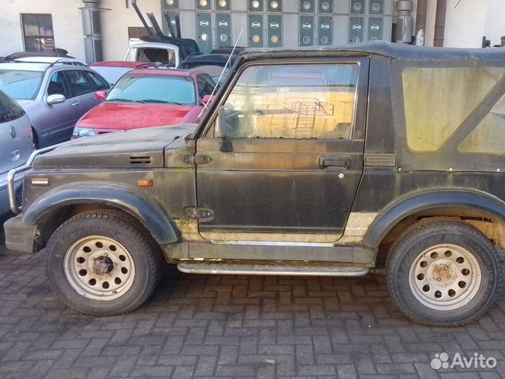 Петля двери передней левой для Suzuki Samurai