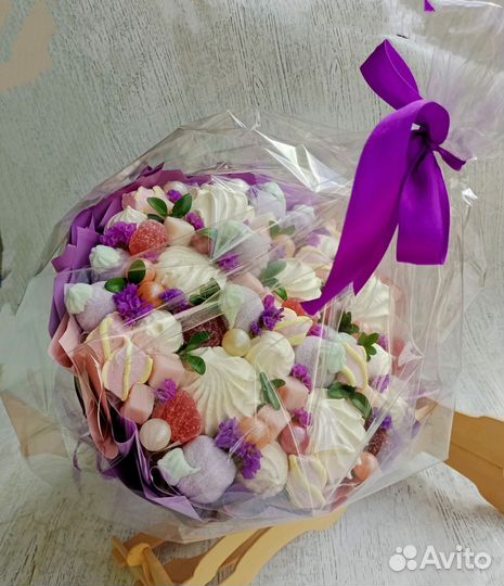 Сладкие съедобные букеты из зефира и шоколада