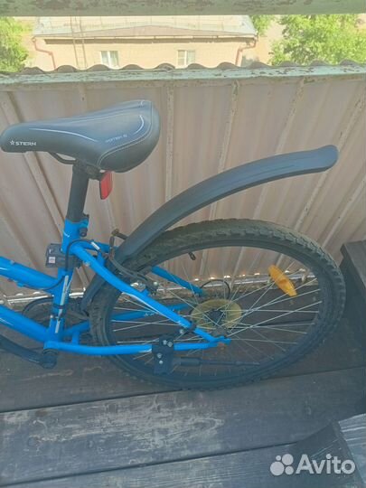 Продам женский велосипед. Стоит без дела