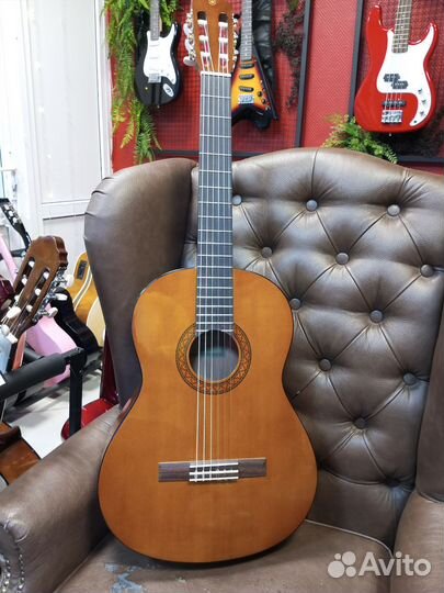 Классическая гитара Yamaha C40