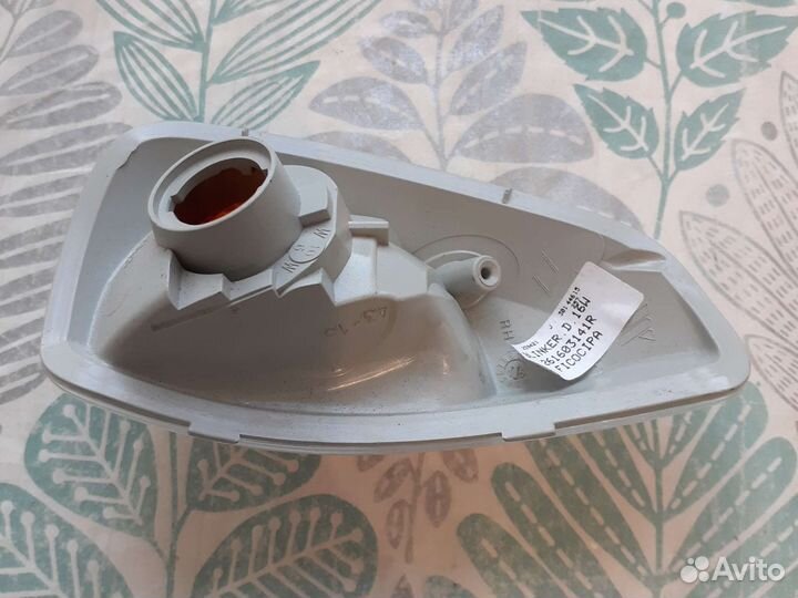 Повторитель поворота рено мастер 261603141r правый