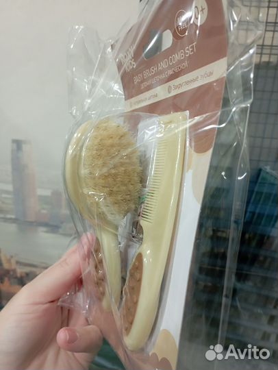 Расческа для новорождённого с натуральной щетиной