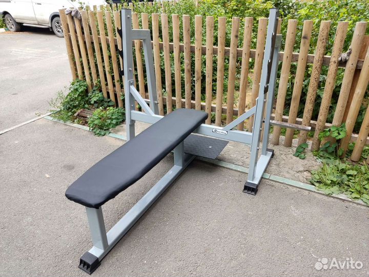 Профессиональная скамья для жима как новая