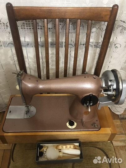 Швейная машина бытовая
