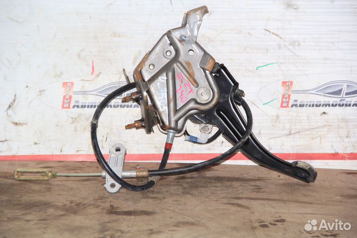 Педаль ручника c Toyota Premio ZZT240 1ZZ-FE