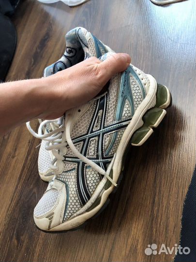 Кроссовки женские asics 37