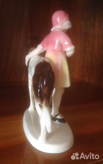 Статуэтка Девочка с борзой Hertwig Германия 1950-е