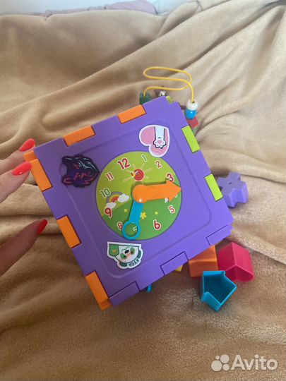 Развивающие игрушки (бизиборд, сортер)