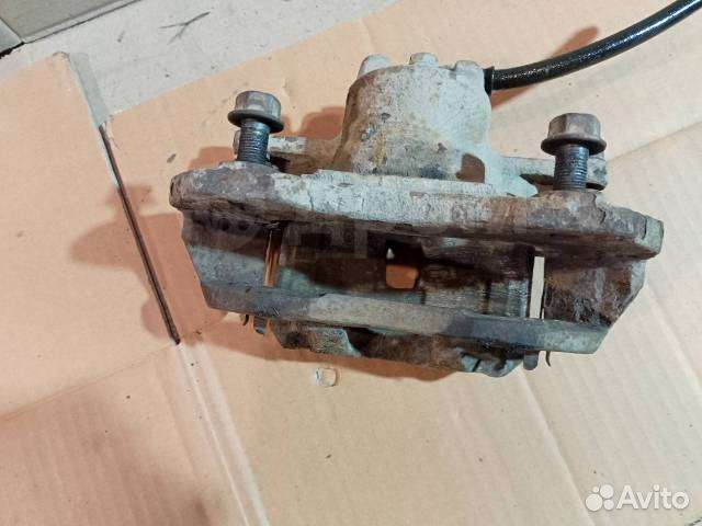 Суппорт передний правый Mitsubishi Lancer 9 2006