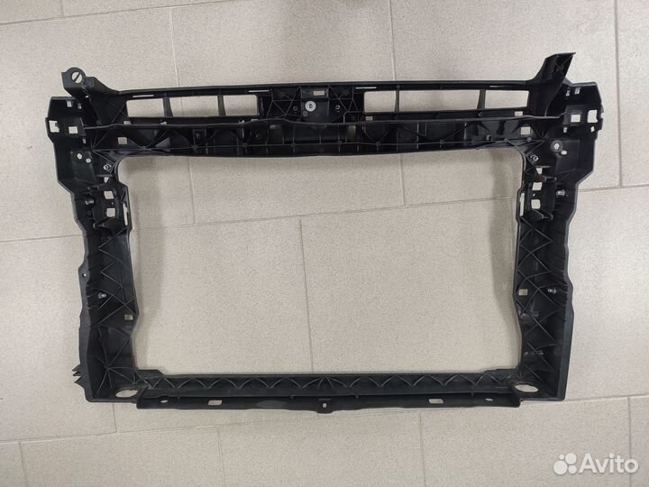 Панель передняя (рамка радиатора) Volkswagen Jetta