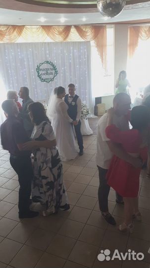 Ведущий и диджей