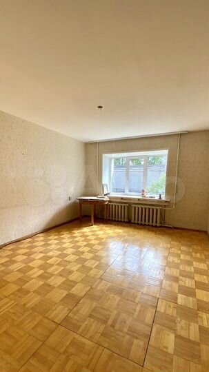 2-к. квартира, 67 м², 1/2 эт.