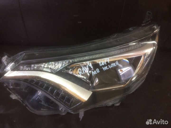 Фара левая Тойота Рав 4 не ксенон 15-19