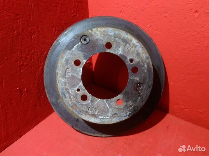 Диск тормозной задний Митсубиси Аутлендер 1