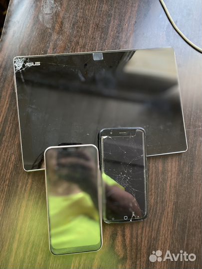 Мобильные телефоны на запчасти