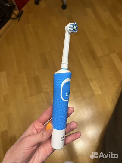 Электрическая зубная щетка Oral-B Vitality