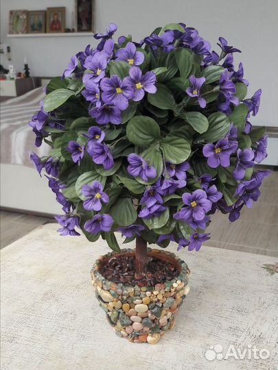 Топиарий в декоративном горшочке