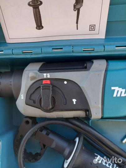 Перфоратор makita 2470 с набором буров.Новый