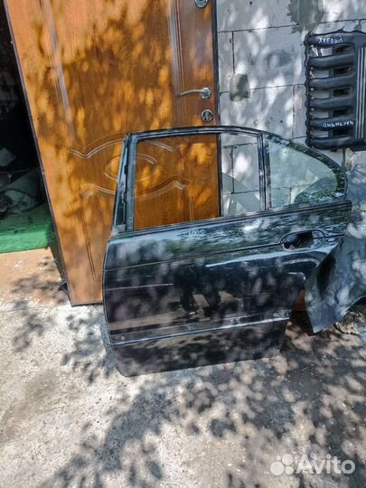 Бмв е39 дверь задняя левая чёрная