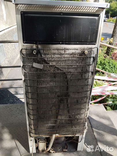 Холодильник бу СССР