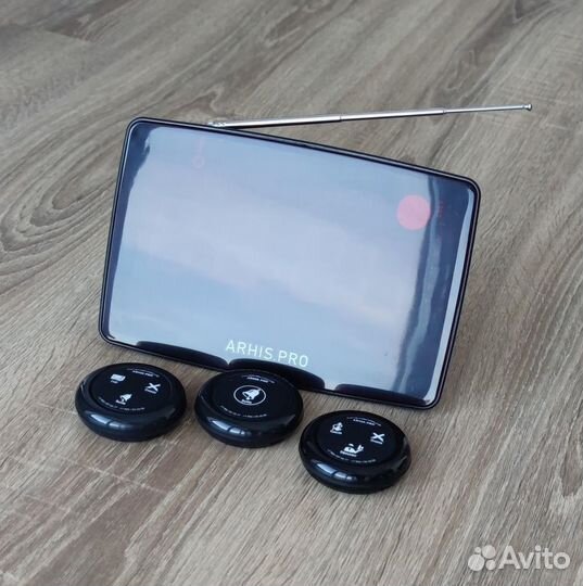 Табло и беспроводная кнопка вызова официанта