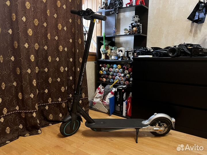 Электросамокат Xiaomi Mi Pro 2 Mercedes AMG