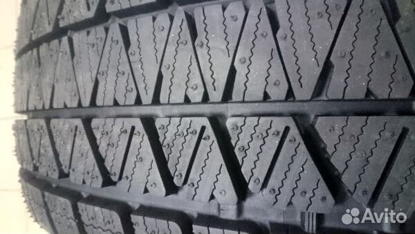 Bridgestone Blizzak DM-V3 275/50 R20 113T