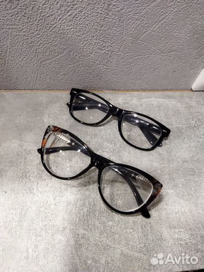 Очки с диоптриями -2