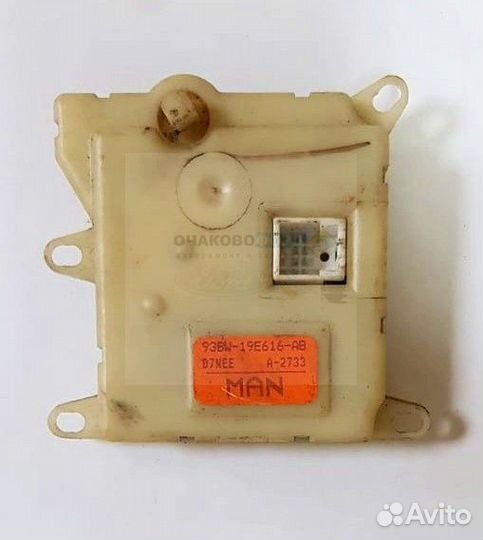 Мотор воздушной заслонки печки Mon93, Mon97, Cou98