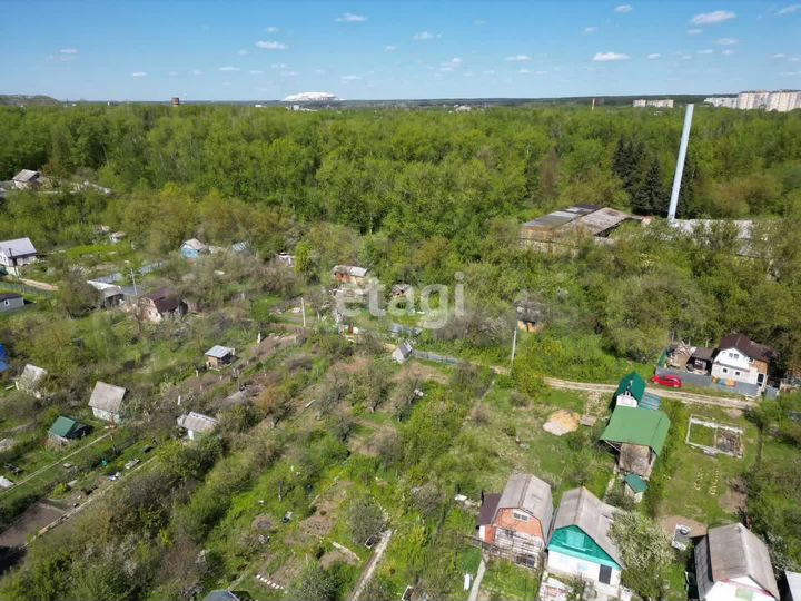 Дача 20 м² на участке 3 сот.