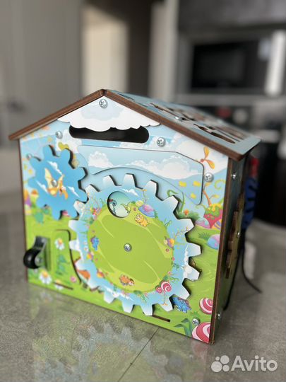 Бизиборд домик