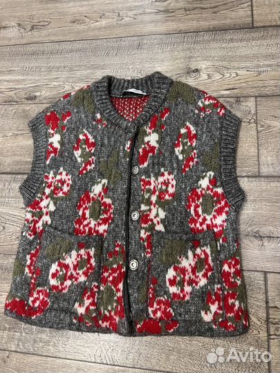 Жилетки 2 zara