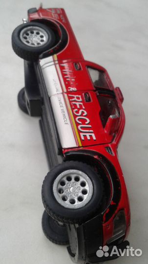 Машинка игрушечная
