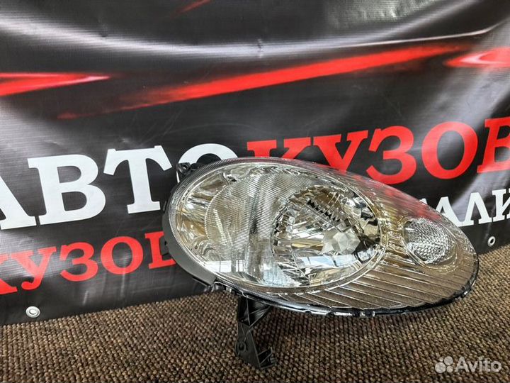Фара левая Nissan Micra K-12 2002-2007